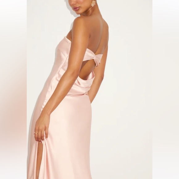 Lulus Effortless Bliss NWT XS‎ Blush Pink Satin Strapless Cowl Back Midi Dress - Picture 3 of 15